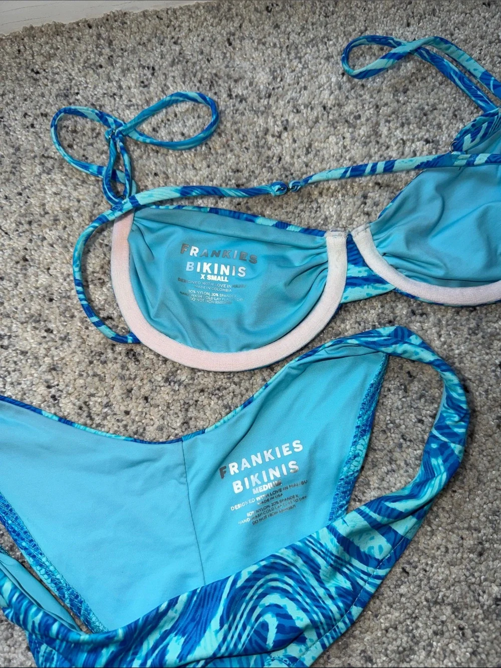 Frankie’s bikinis 👙